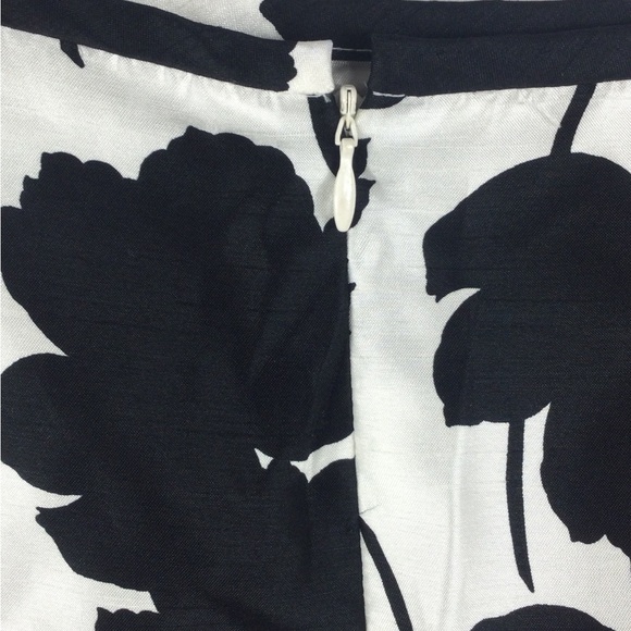 Le Suit Black and White Floral Pencil Skirt, Size 12 Petite - Picture 3 of 7